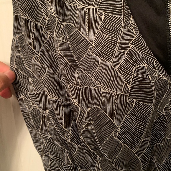 🌵Express Monochrome Print Dress w/ Back Slit🌵 - Picture 6 of 9